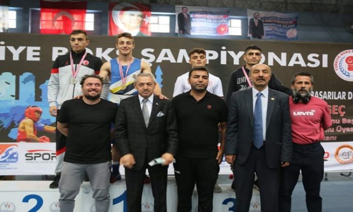 NURİ EROĞLU BÜYÜK ERKEKLER VE BÜYÜK KADINLAR TÜRKİYE FERDİ BOKS ŞAMPİYONASI SONA ERDİ