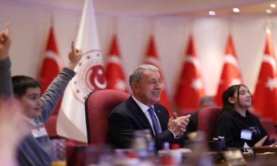 Milli Savunma Bakanı Hulusi Akar ve Beraberindeki TSK Komuta Kademesi, 23 Nisan Ulusal Egemenlik ve Çocuk Bayramı Dolayısıyla Şehit ve Gazi Çocuklarıyla Bir Araya Geldi