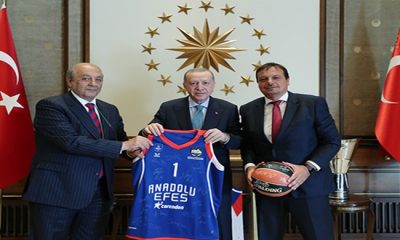 Cumhurbaşkanı Erdoğan, Anadolu Efes Spor Kulübü yönetici, teknik heyet ve sporcularını kabul etti