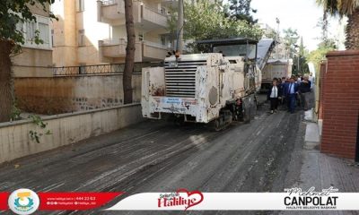 BAŞKAN CANPOLAT SICAK ASFALT ÇALIŞMALARINI İNCELEDİ “HALİLİYE’MİZİ GELECEĞE HAZIRLIYORUZ”