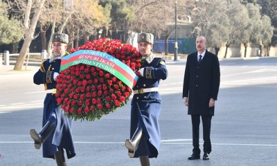 İlham Əliyev Xocalı soyqırımı abidəsini ziyarət edib