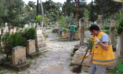 MEZARLIKLAR VATANDAŞLARIN ZİYARETİNE HAZIR HALE GETİRİLDİ