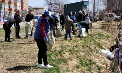 В Биробиджане «Единая Россия» организовала субботник по уборке берегов рек