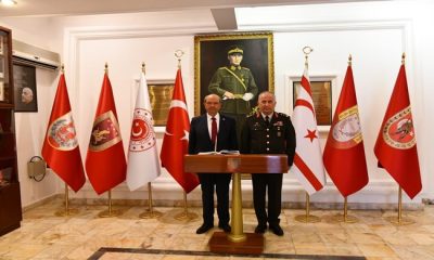 Cumhurbaşkanı Tatar, verdiği hizmetlerden KTBK Komutanı Sezai Öztürk’e teşekkür etti