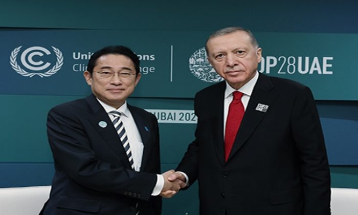 Cumhurbaşkanı Erdoğan, Japonya Başbakanı Fumio ile görüştü