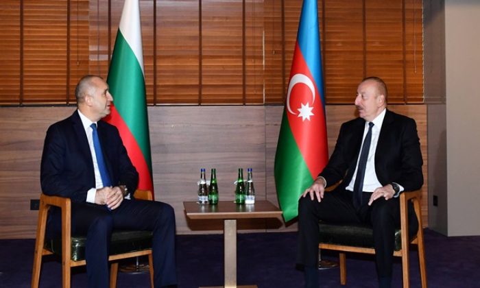 İlham Aliyev, Bulgaristan Cumhurbaşkanı Rumen Radev ile baş başa görüştü